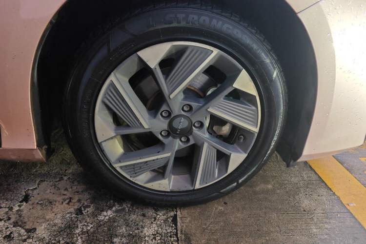 Used AION S Plus 2021 80 Ultra-Long Range Edition Right Front Wheel Hub