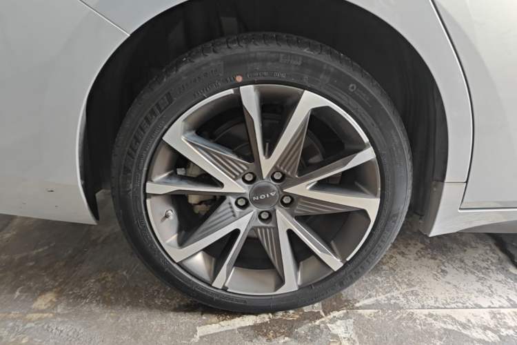 Used AION S Plus 2021 80 Tech Edition Exterior 5