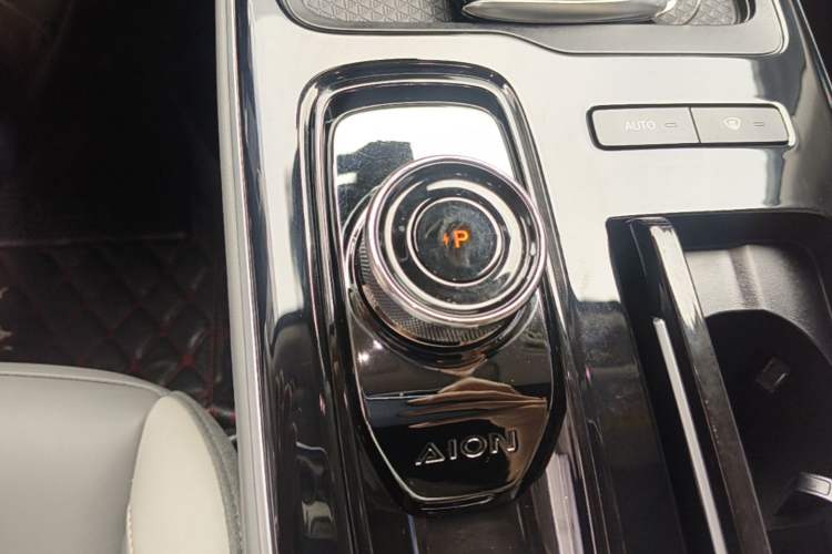 Used AION S Plus 2021 70 Tech Edition Gear Lever