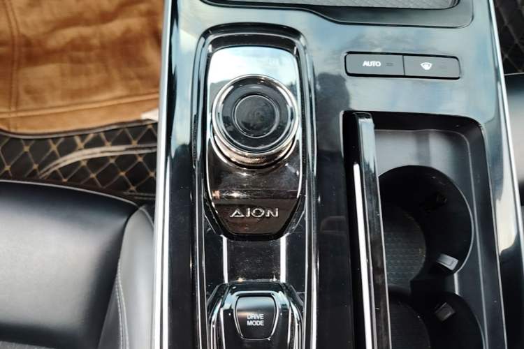 Used AION S Plus 2021 70 Tech Edition Gear Lever