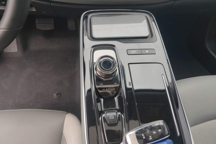 Used AION S Plus 2021 80 Tech Edition Gear Lever