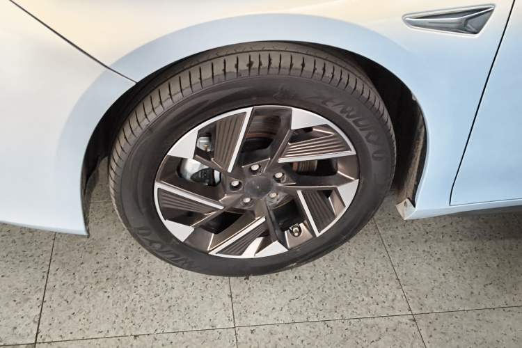 Used AION S Plus 2021 70 Intelligent Edition Left Front Wheel Hub