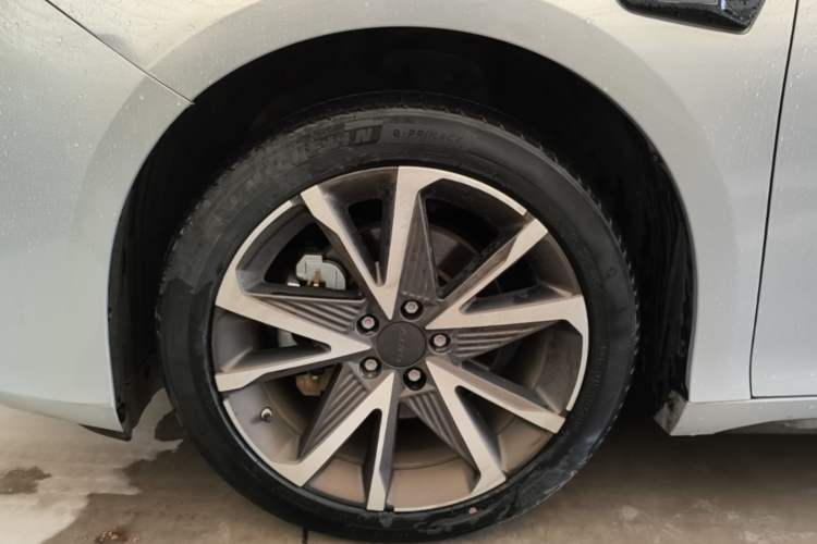 Used AION S Plus 2021 80 Tech Edition Left Front Wheel Hub