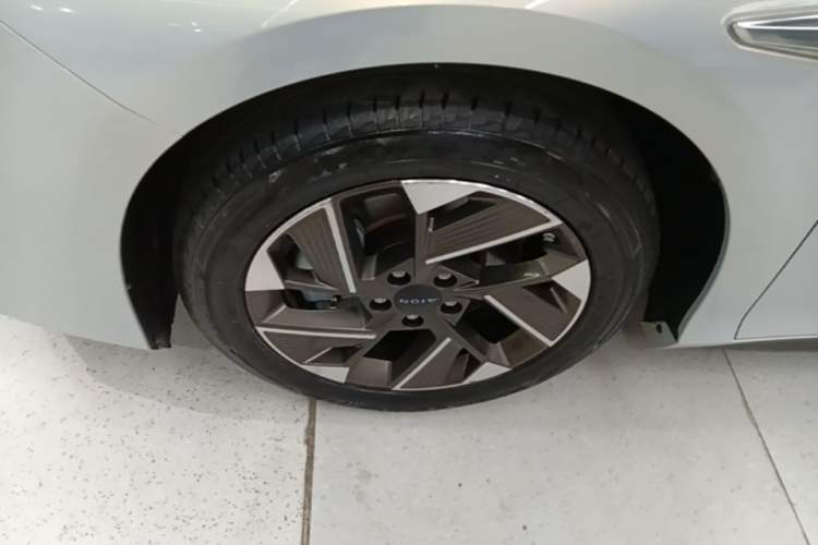 Used AION S Plus 2021 80 Ultra-Long Range Edition Left Front Wheel Hub