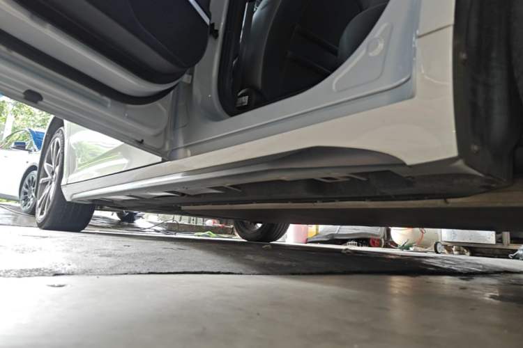 Used AION S Plus 2021 80 Tech Edition Left Side Sill