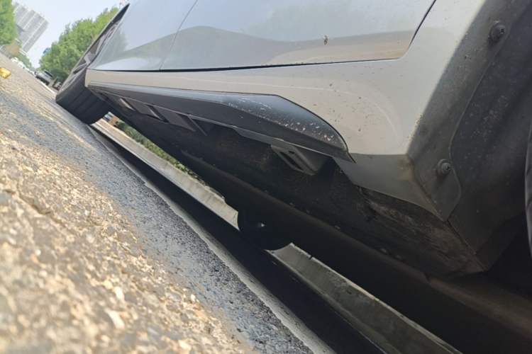 Used AION S Plus 2021 70 Tech Edition Left Side Sill