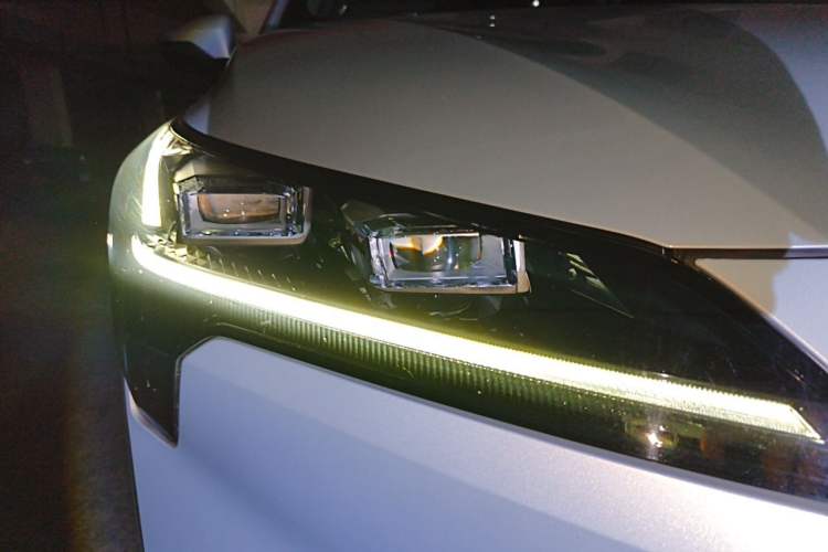 Used AION S Plus 2021 80 Ultra-Long Range Edition Right Front Headlight