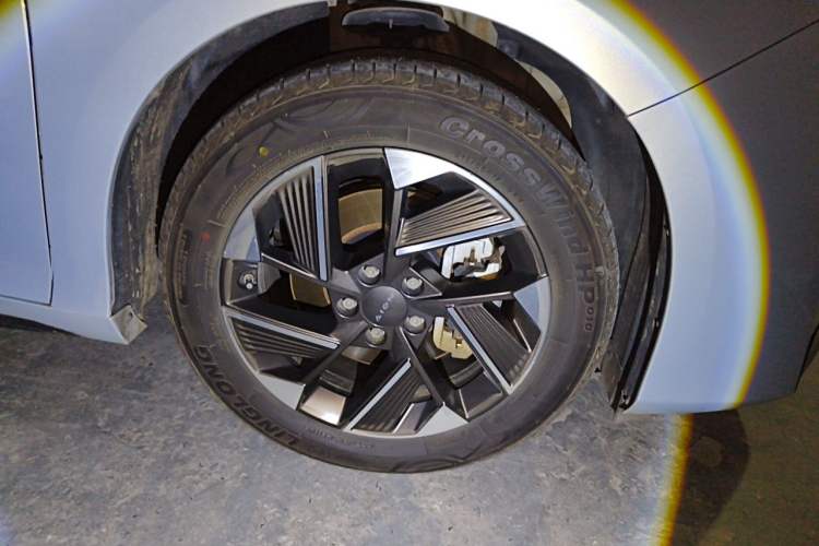 Used AION S Plus 2021 80 Ultra-Long Range Edition Right Front Wheel Hub