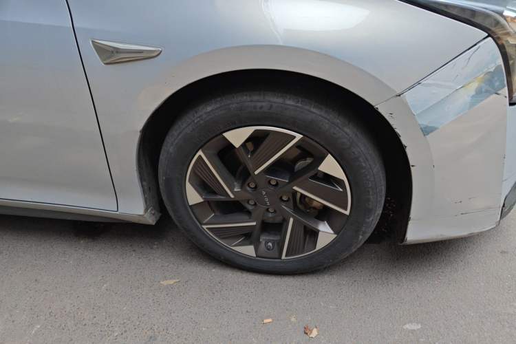 Used AION S Plus 2021 80 Ultra-Long Range Edition Right Front Wheel Hub
