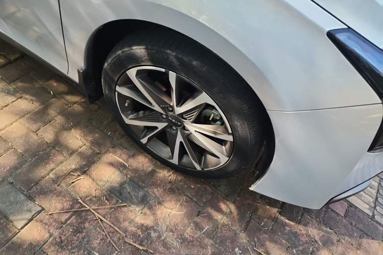 Used AION S Plus 2021 80 Tech Edition Right Front Wheel Hub