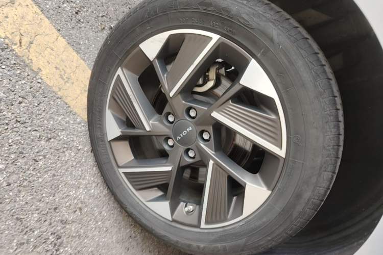 Used AION S Plus 2021 70 Intelligent Edition Right Rear Wheel Hub