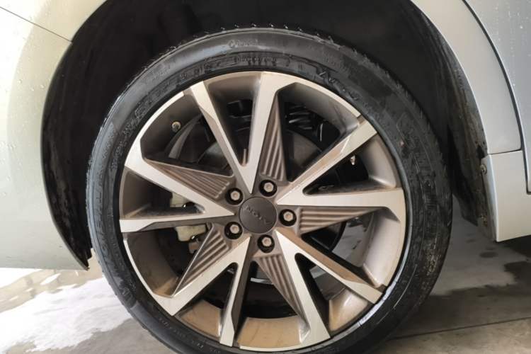 Used AION S Plus 2021 80 Tech Edition Right Rear Wheel Hub