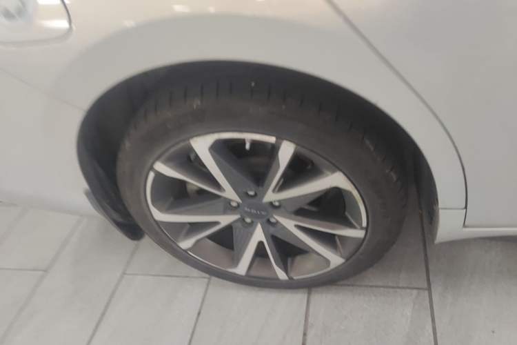 Used AION S Plus 2021 70 Tech Edition Right Rear Wheel Hub
