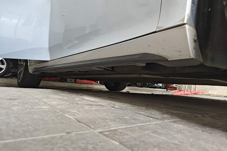 Used AION S Plus 2021 80 Tech Edition Right Side Sill