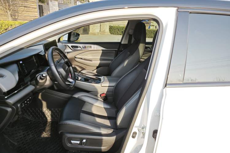 Used AION S Plus 2021 70 Intelligent Edition Interior 5