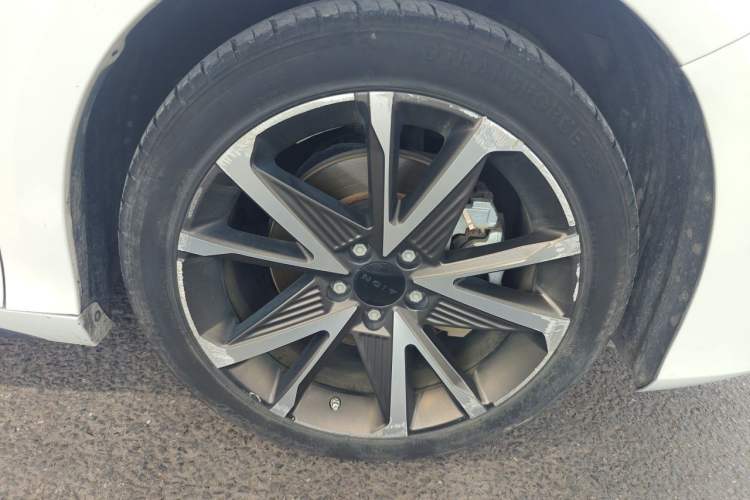 Used AION S Plus 2021 70 Tech Edition Right Front Wheel Hub
