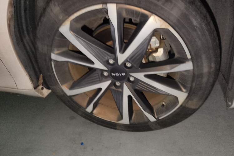 Used AION S Plus 2021 70 Intelligent Edition Right Front Wheel Hub
