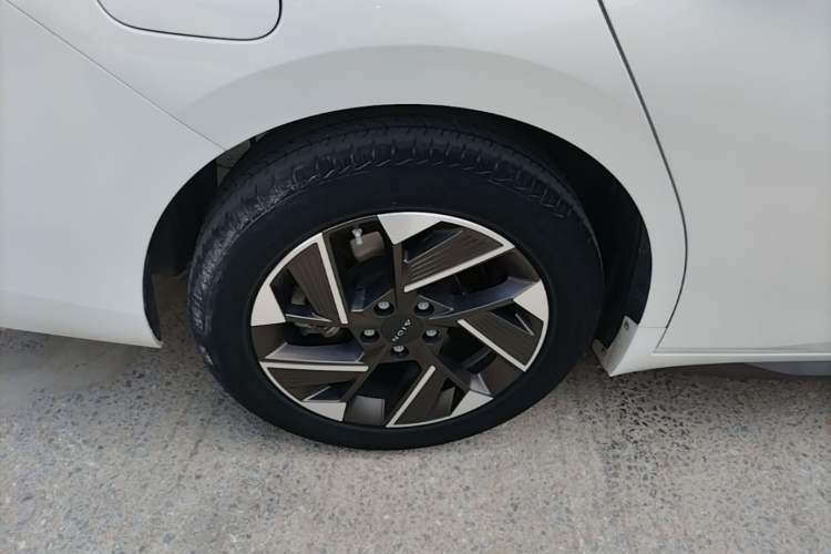 Used AION S Plus 2021 70 Intelligent Edition Right Rear Wheel Hub