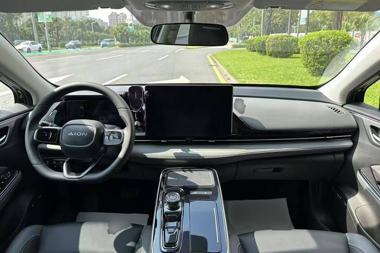 Used AION S Plus 2022 70 Intelligent Edition Center Console