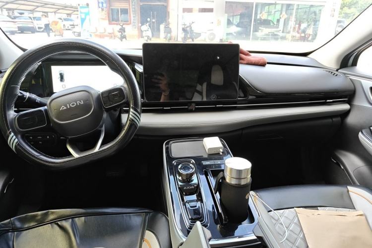 Used AION S Plus 2022 70 Intelligent Edition Center Console