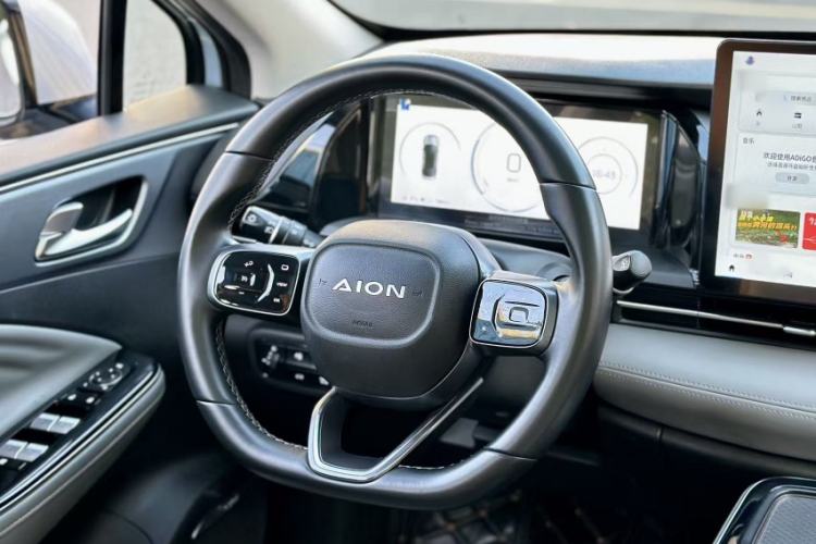 Used AION S Plus 2022 70 Intelligent Edition Interior 10