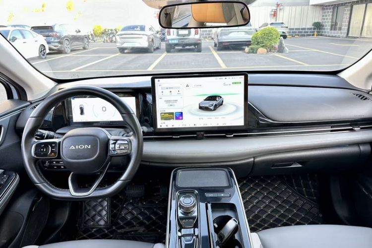 Used AION S Plus 2022 70 Intelligent Edition Interior 9