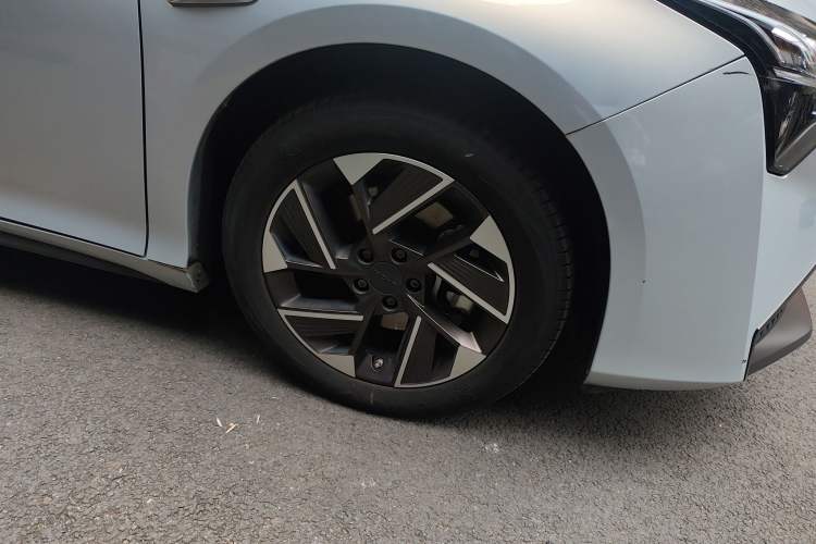 Used AION S Plus 2022 70 Enjoy Edition Right Front Wheel Hub