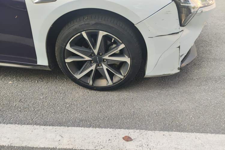 Used AION S Plus 2022 80 Tech Edition Right Front Wheel Hub