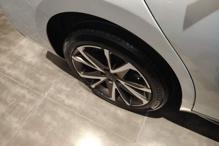 Used AION S Plus 2022 80 Tech Edition Exterior 8