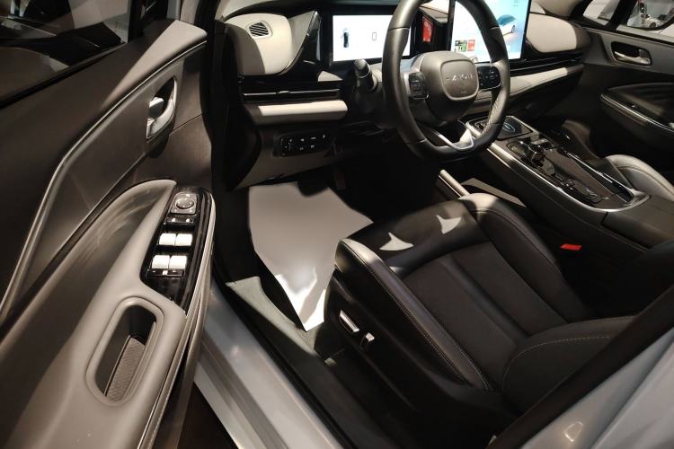 Used AION S Plus 2022 80 Tech Edition Interior 3