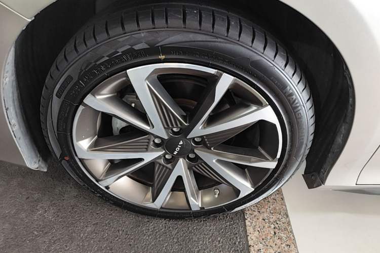 Used AION S Plus 2022 70 Intelligent Edition Left Front Wheel Hub
