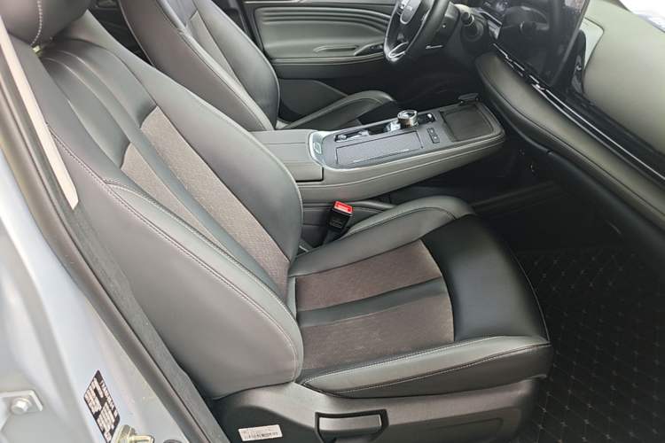 Used AION S Plus 2022 80 Tech Edition Right Front Seat