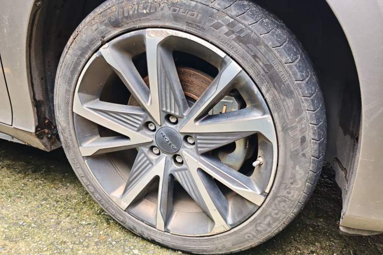 Used AION S Plus 2022 70 Intelligent Edition Right Front Wheel Hub