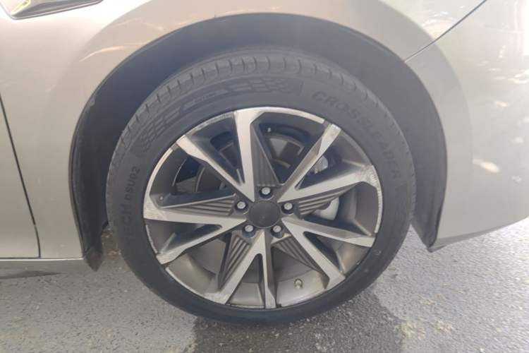 Used AION S Plus 2022 80 Tech Edition Right Front Wheel Hub