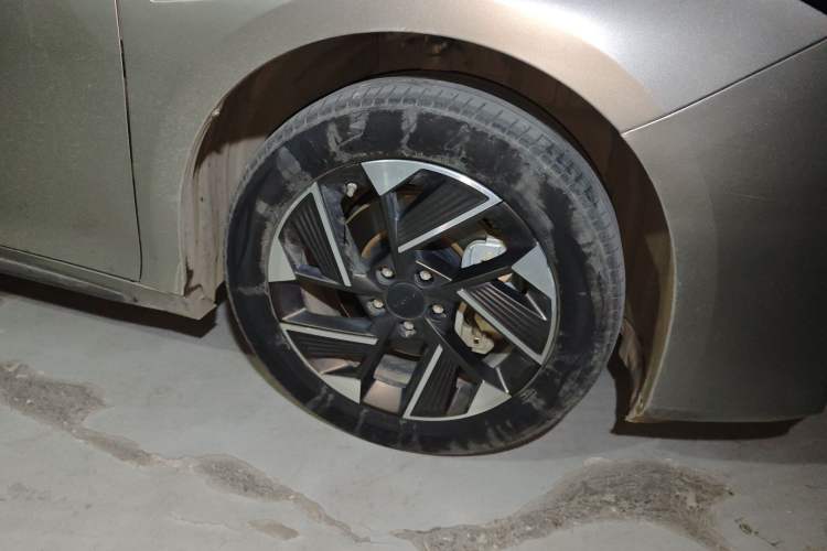 Used AION S Plus 2022 70 Enjoy Edition Right Front Wheel Hub