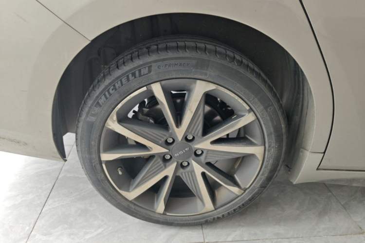 Used AION S Plus 2022 70 Intelligent Driving Edition Right Rear Wheel Hub