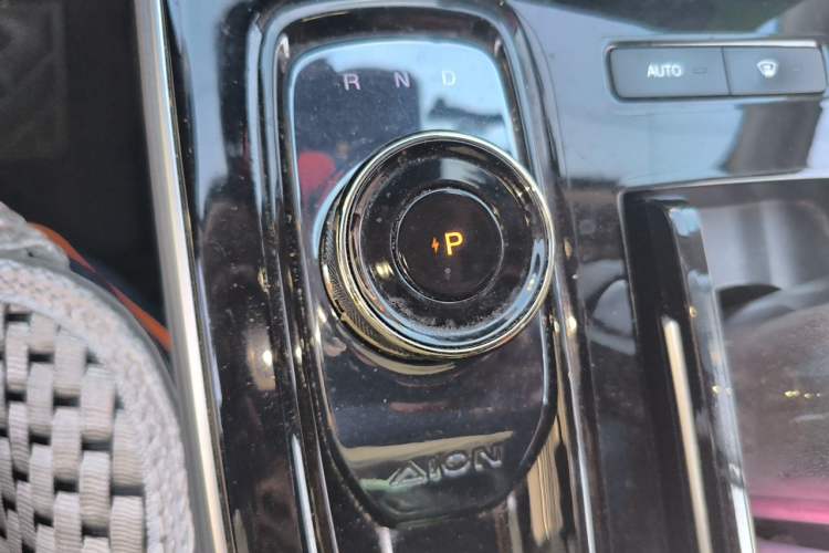 Used AION S Plus 2022 80 Tech Edition Gear Lever