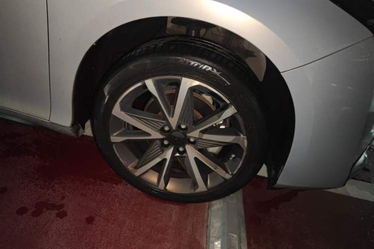 Used AION S Plus 2022 70 Intelligent Edition Right Front Wheel Hub