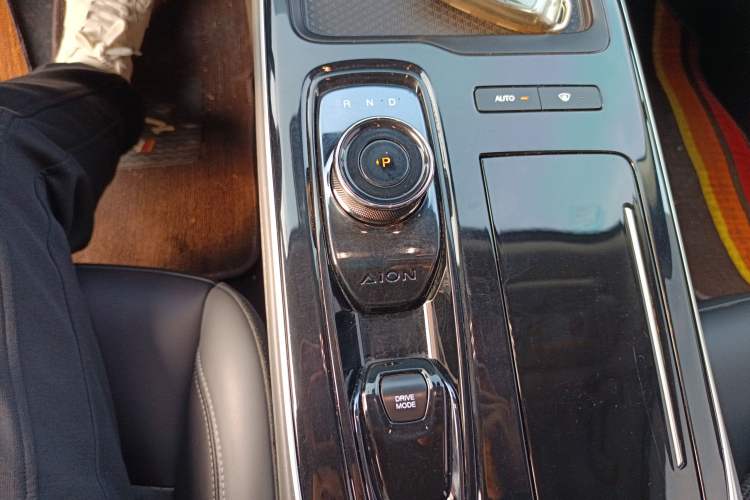Used AION S Plus 2022 80 Tech Edition Gear Lever