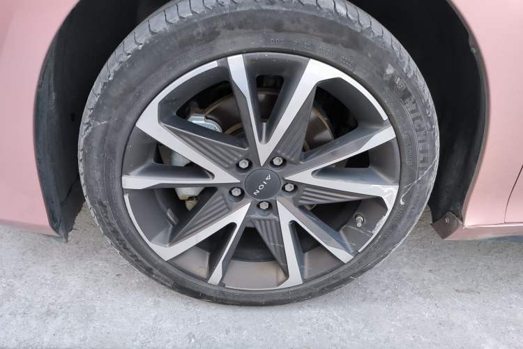 Used AION S Plus 2022 80 Intelligent Driving Version Left Front Wheel Hub