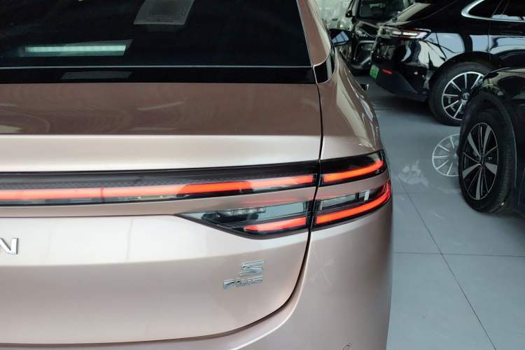 Used AION S Plus 2022 80 Intelligent Driving Version Right Rear Taillight