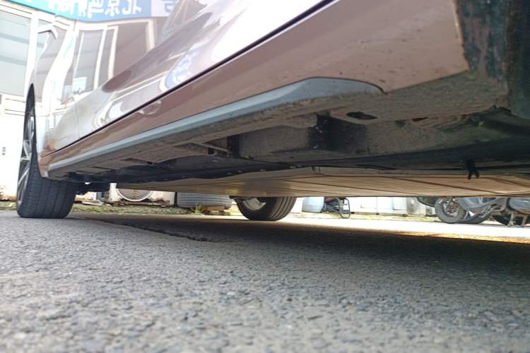 Used AION S Plus 2022 80 Tech Edition Right Side Sill