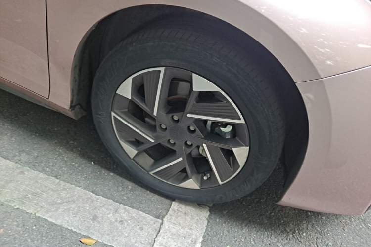 Used AION S Plus 2022 70 Enjoy Edition Right Front Wheel Hub