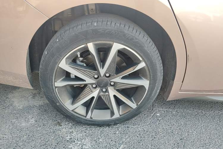 Used AION S Plus 2022 70 Intelligent Edition Right Rear Wheel Hub