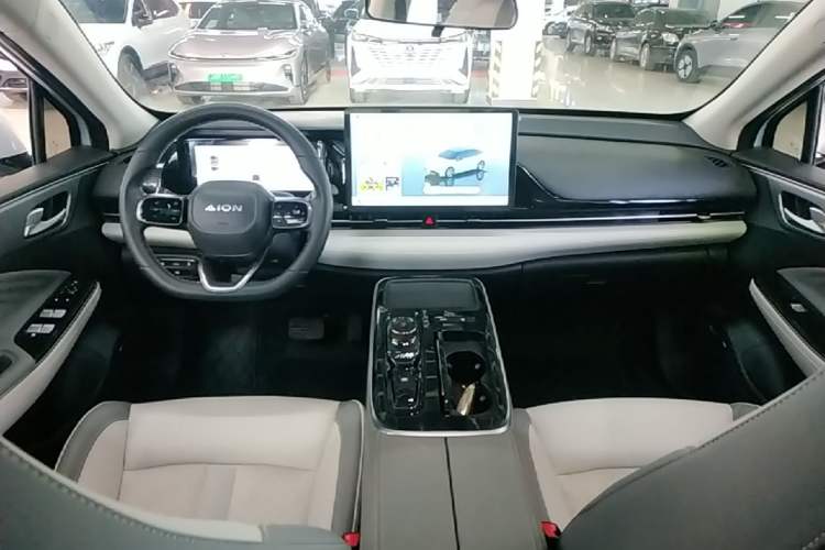 Used AION S Plus 2022 70 Executive Edition Center Console