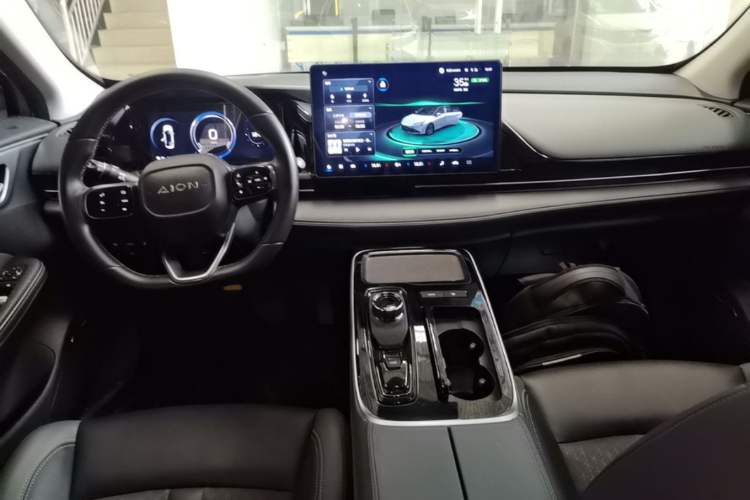 Used AION S Plus 2022 70 Intelligent Edition Center Console