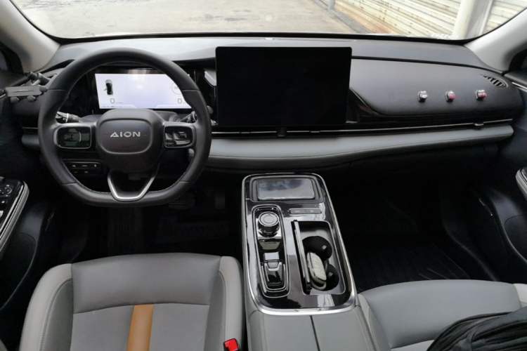 Used AION S Plus 2022 70 Intelligent Edition Center Console