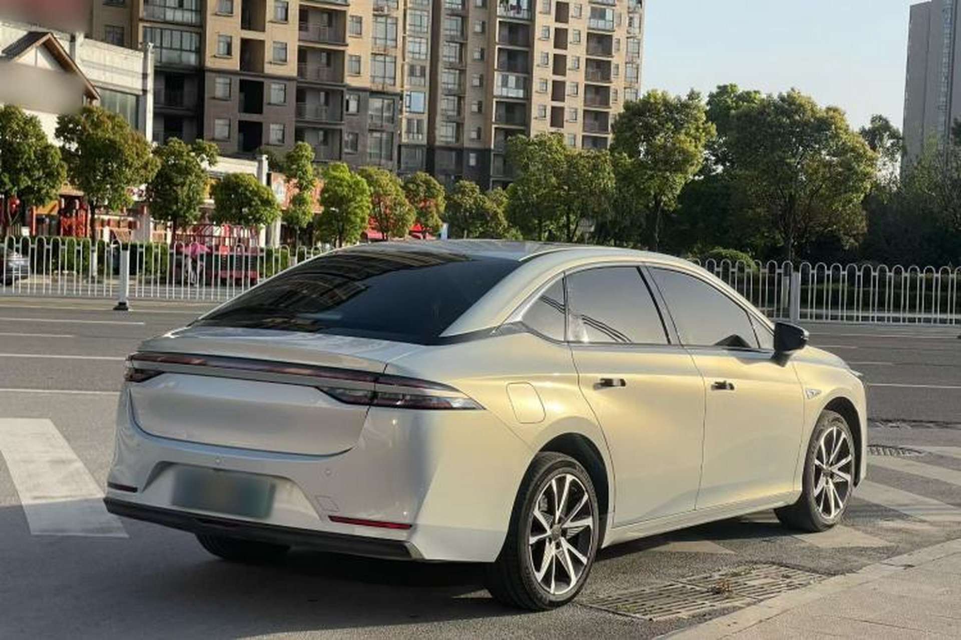Used AION S Plus 2022 80 Tech Edition Exterior 5