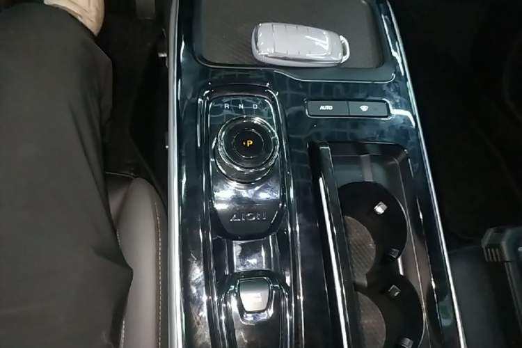 Used AION S Plus 2022 80 Tech Edition Gear Lever