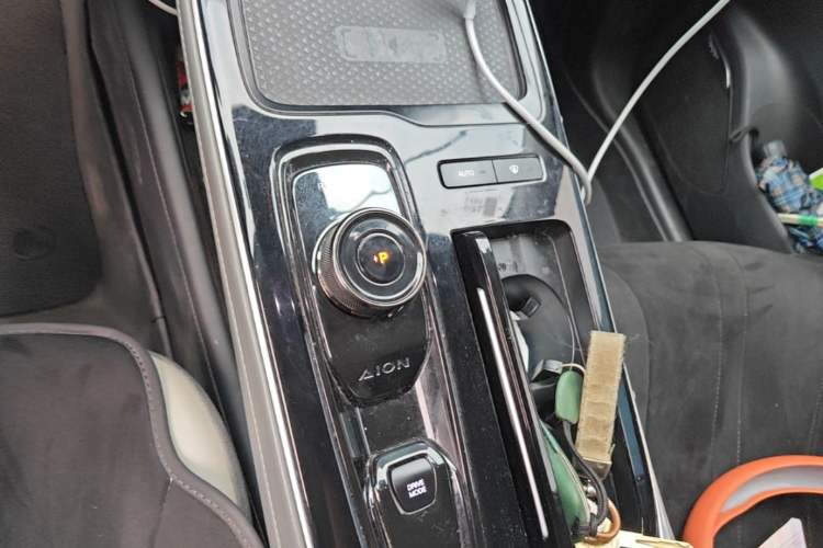 Used AION S Plus 2022 80 Tech Edition Gear Lever